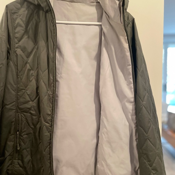 LL BEAN JACKET with hood - Picture 5 of 5